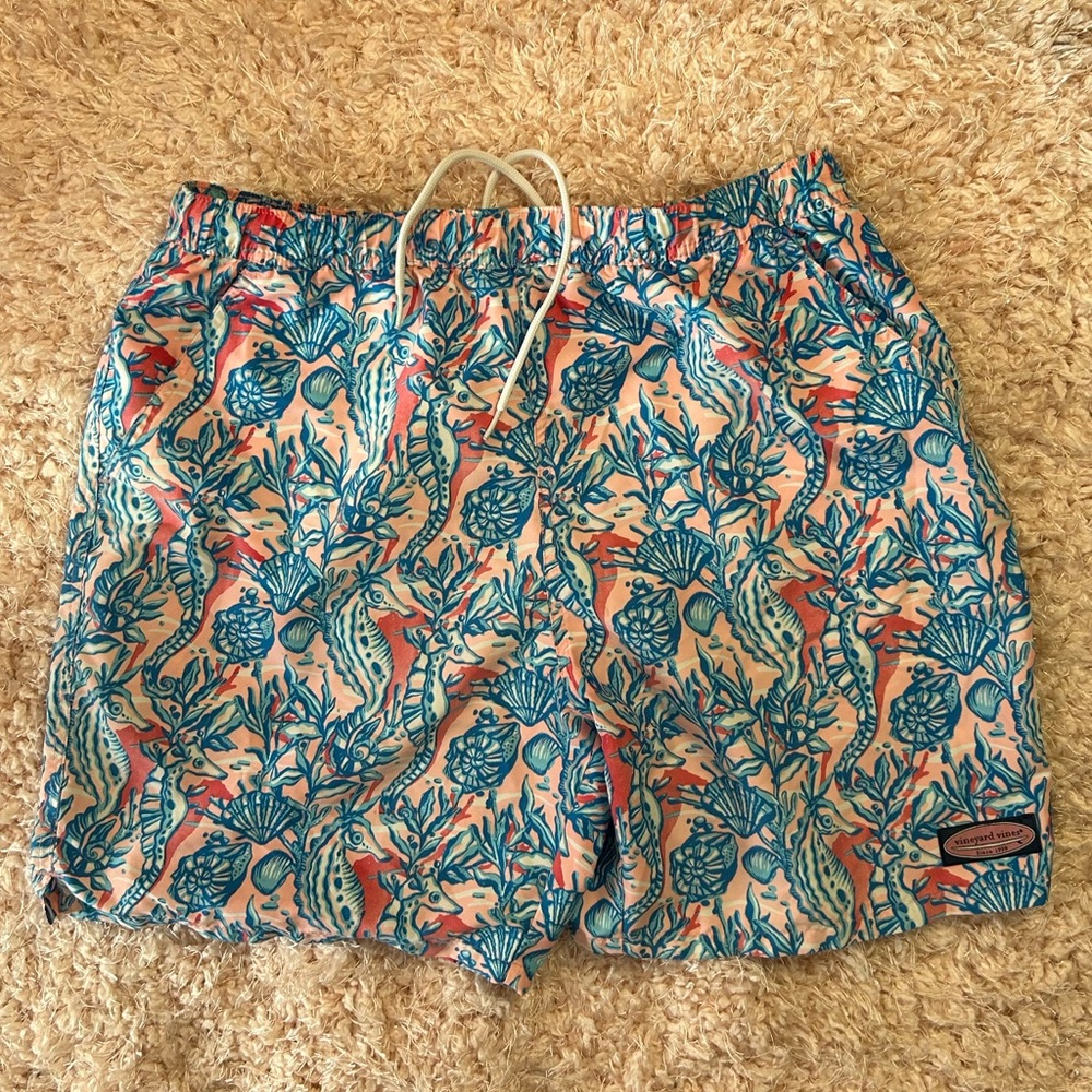 Men’s Vineyard Vines swimming trunks M